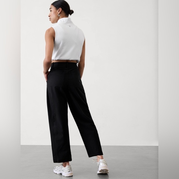 NWOT Athleta Skyline Utility Black Barrel Pant Size 12/T  (#650012) - Picture 3 of 7